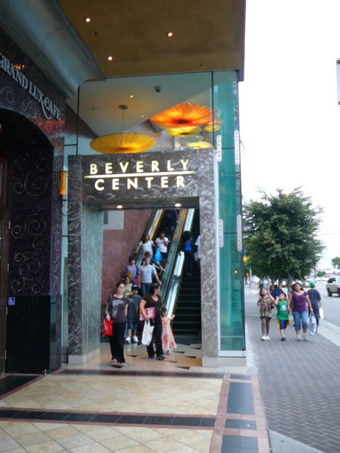 Experiencing Los Angeles Experiencing L.A. at the Beverly Center